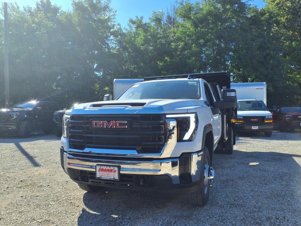 2025 GMC Sierra 3500 HD Chassis Cab Pro