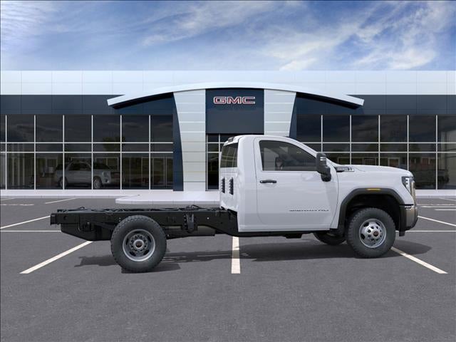 2025 GMC Sierra 3500 HD Chassis Cab Pro
