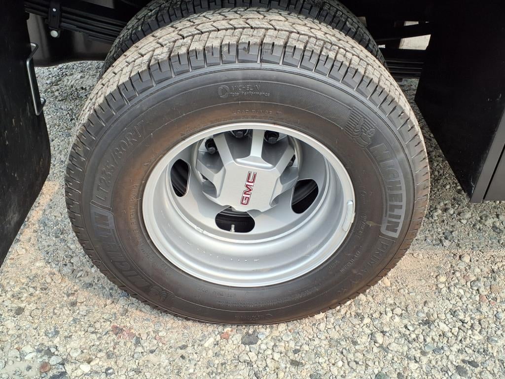 2025 GMC Sierra 3500 HD Chassis Cab Pro