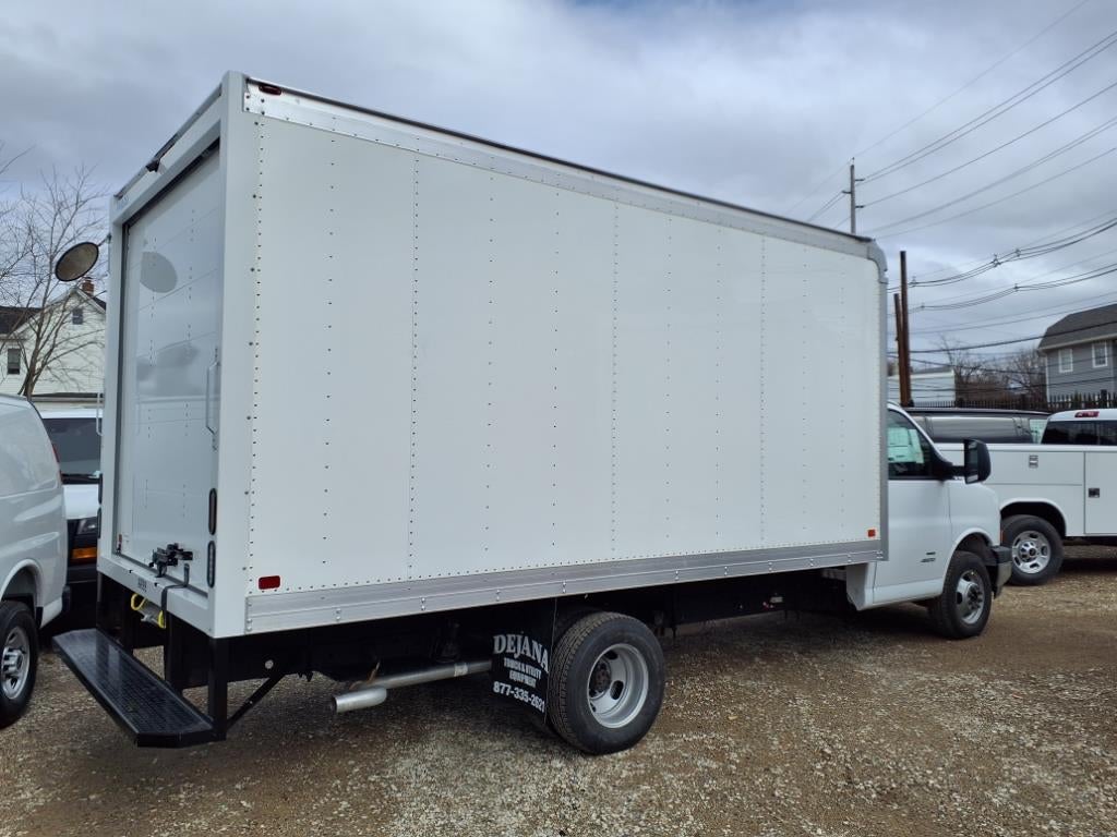 2025 GMC Savana Cutaway 4500 2WT