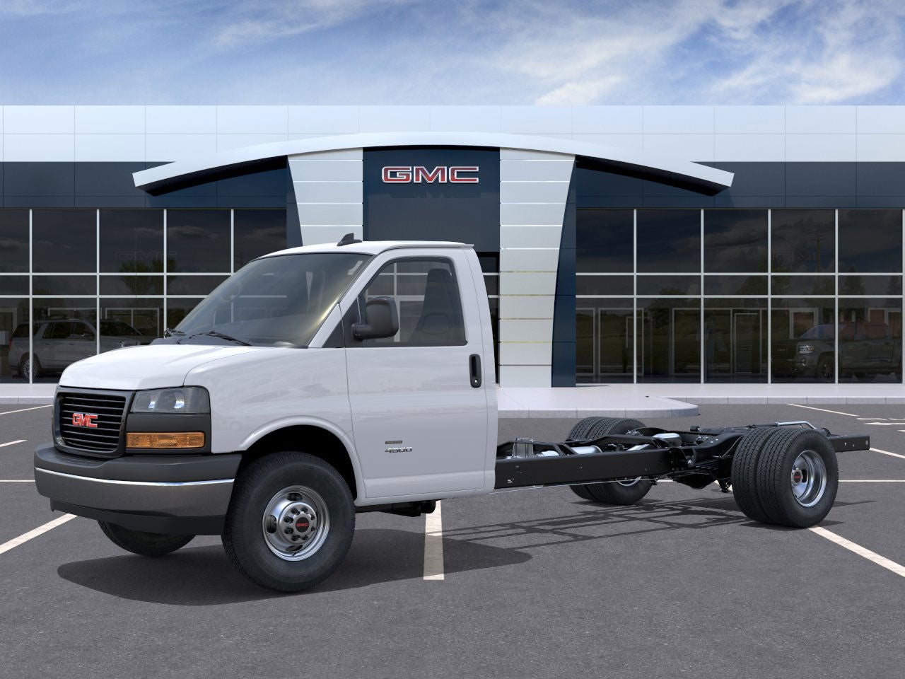2026 GMC Savana Cutaway 4500 2WT