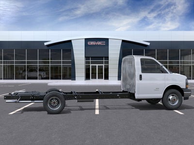 2026 GMC Savana Cutaway 4500 2WT